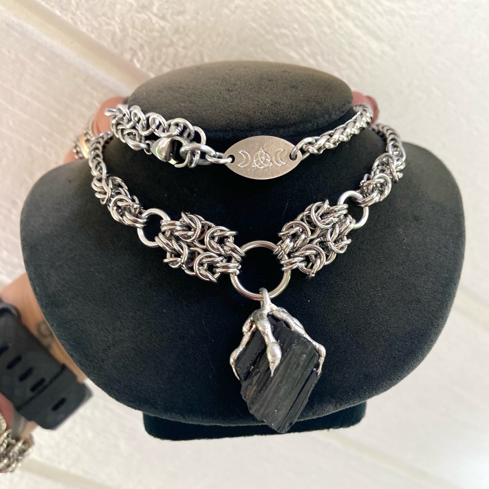 Handmade maille black tourmaline gemstone boho goth silver stone necklace - Picture 11 of 14